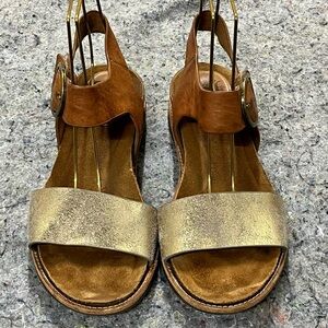 Sofft Women’s Leather Bali Ankle Strap Sandals Luggage/Bronze 7M